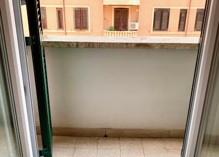 Metro Ponte Lungo Appartement *